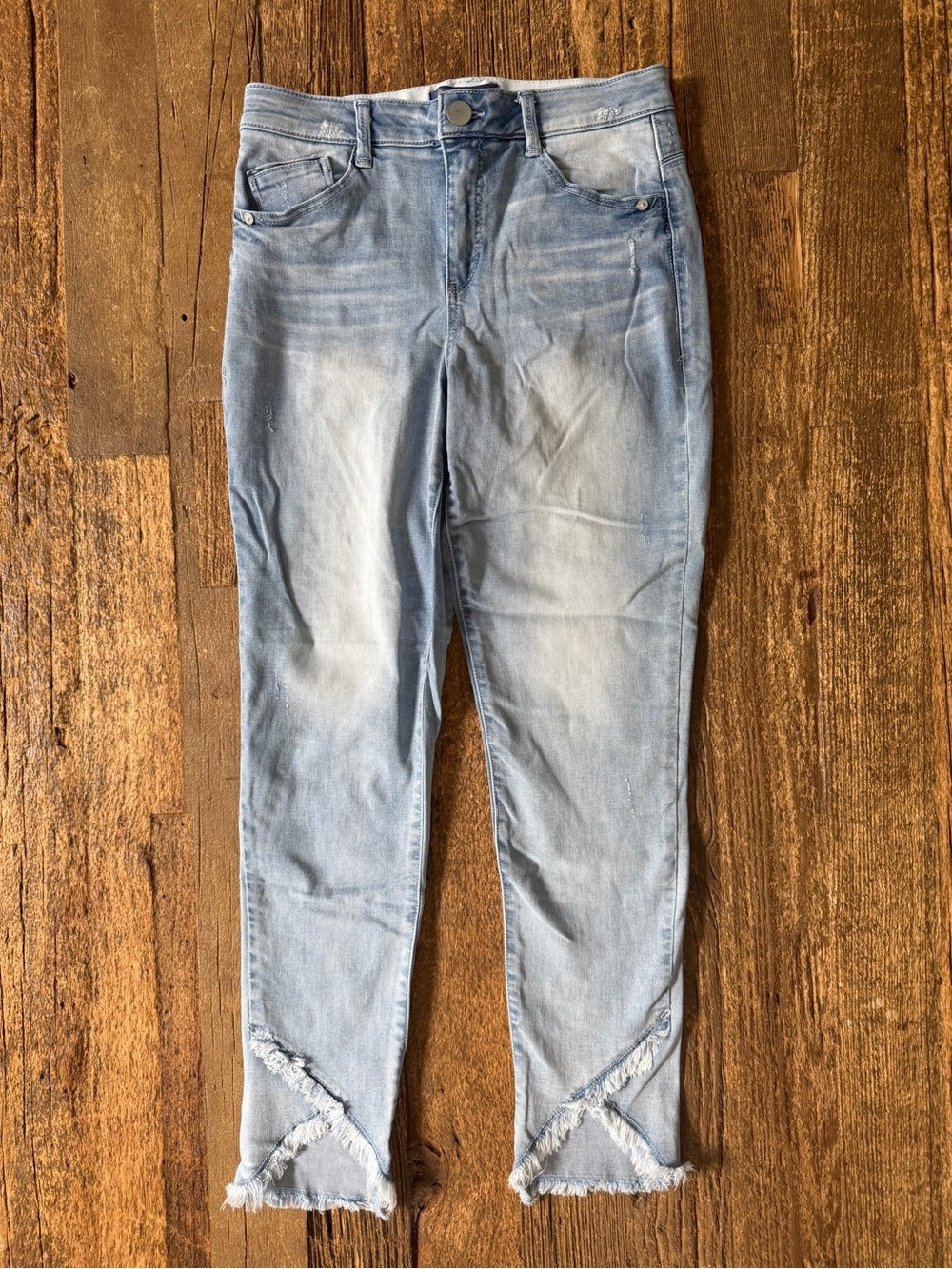 Democracy “Ab” solution Tulip Hem Jeans Size 6